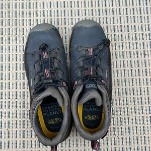Boys Keen Hiking shoes